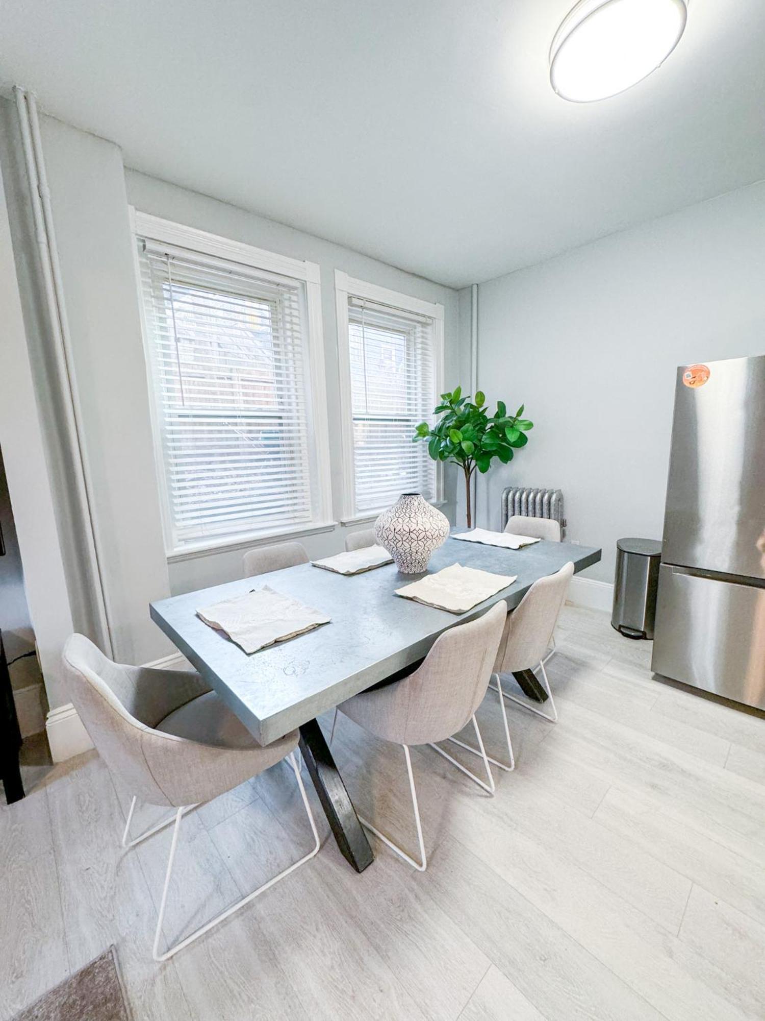 Huge,3 Bed,2Bath,Public Transport,Boston,Sleeps 9 Apartment Brookline Exterior photo