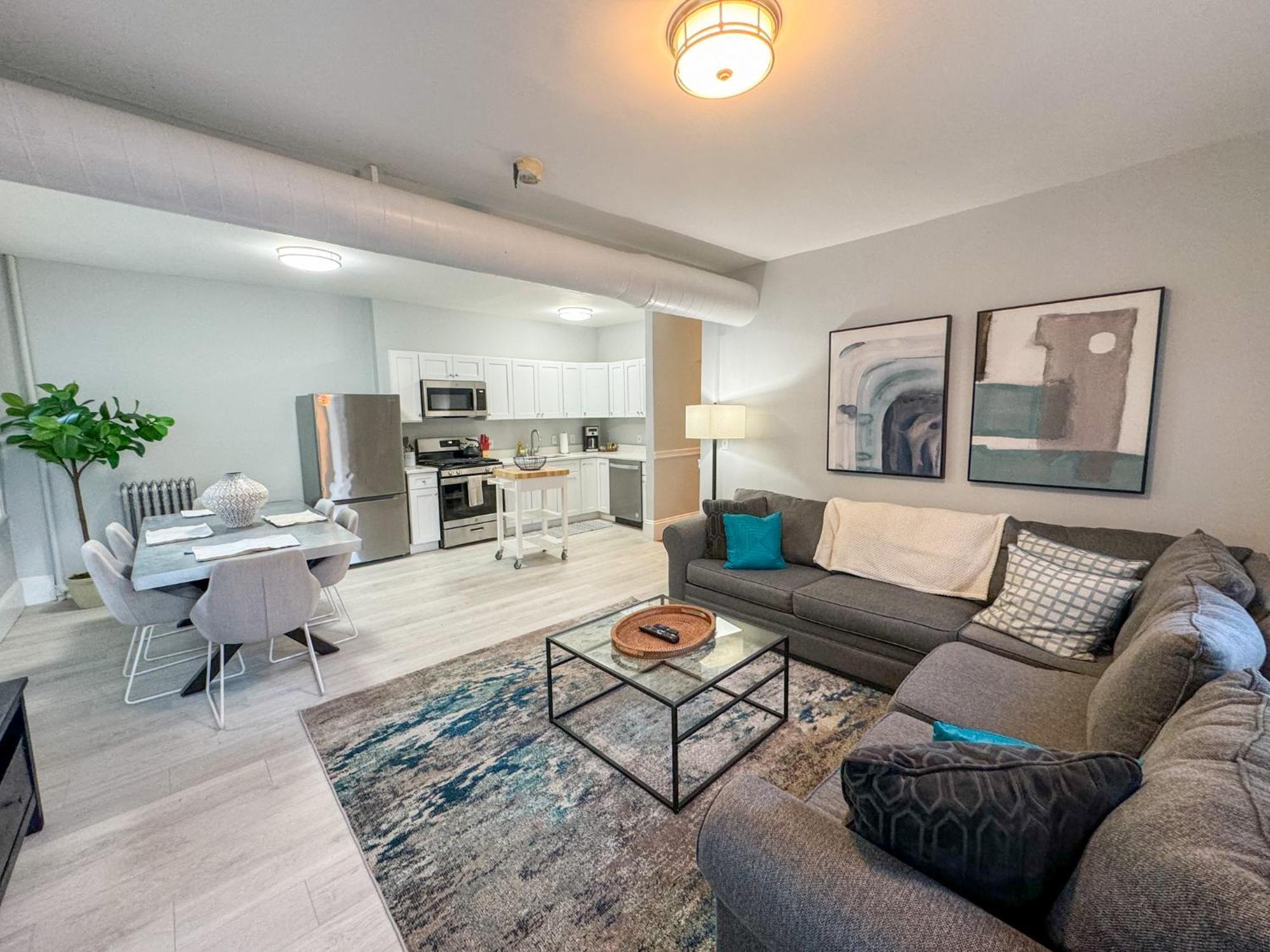 Huge,3 Bed,2Bath,Public Transport,Boston,Sleeps 9 Apartment Brookline Exterior photo